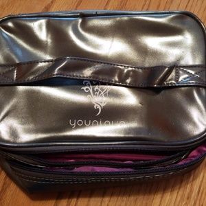 Makeup / hair bag